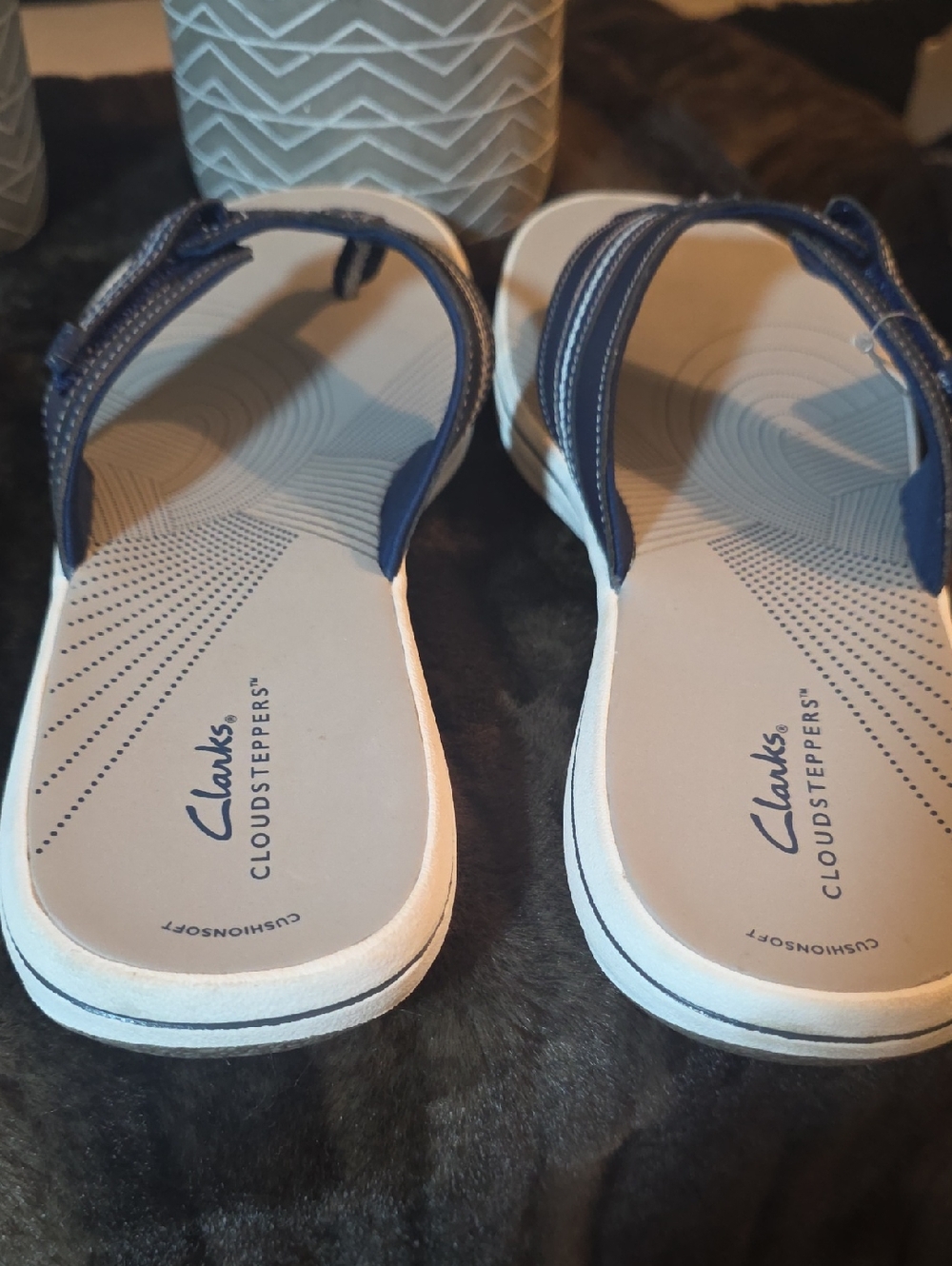 Nwt Clarks Cloud Steppers Navy Striped Thong Sandals with Gray Footbed. Size 12 - Picture 5 of 5